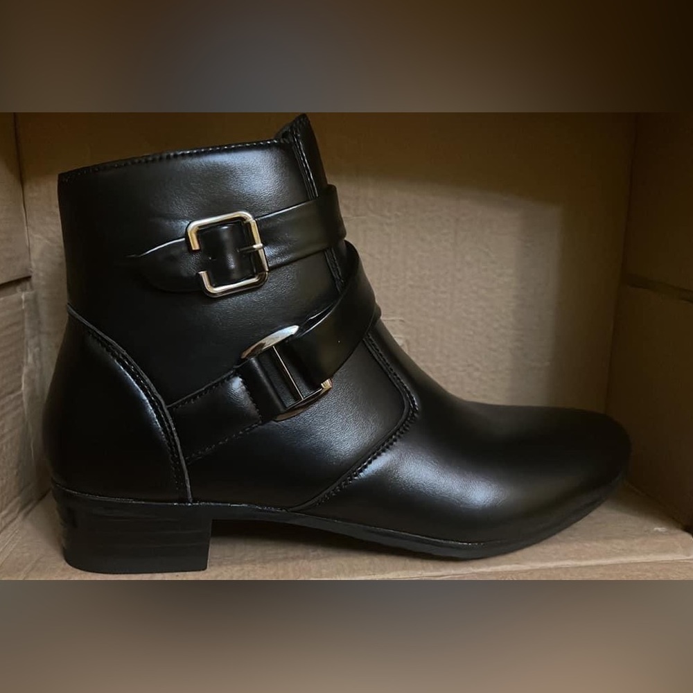 Brand new boots, unisex boots